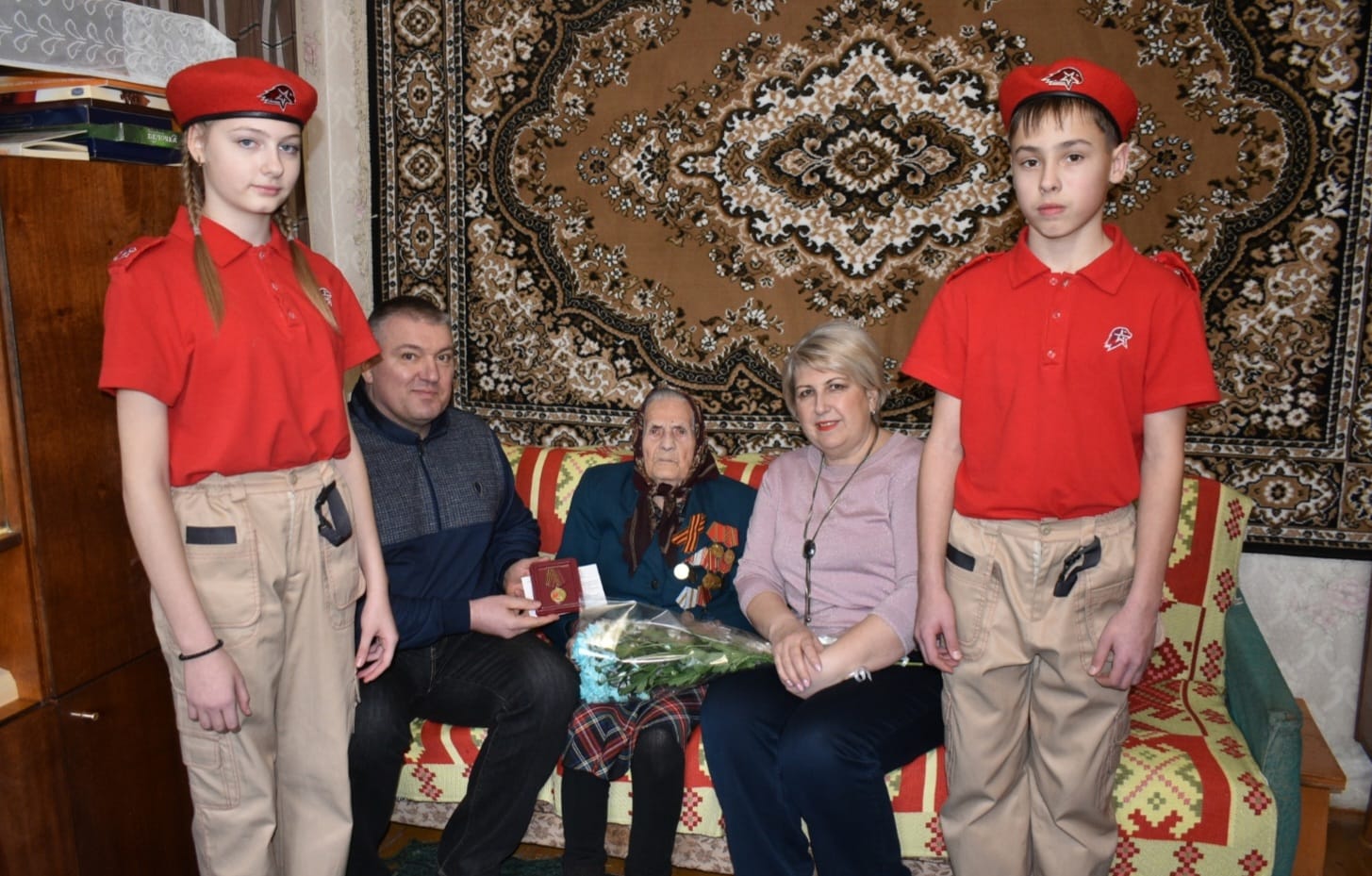 Жительнице Моршанска, медсестре фронтового госпиталя, вручили юбилейную медаль к 80-летию Победы..